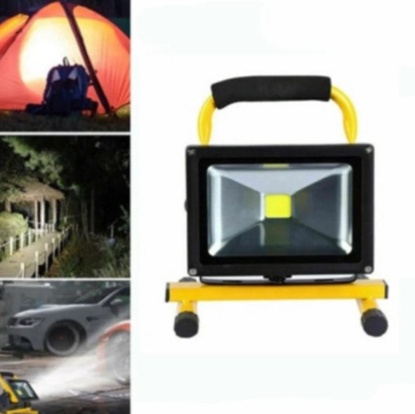 Lámpara Foco Recargable Para Usar Al Aire Libre Flood Light 30w